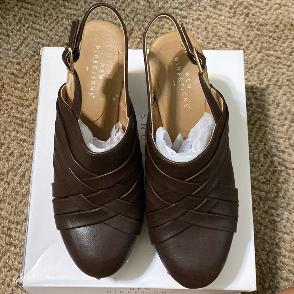 Brand new never been worn clogs - Picture 5 of 6
